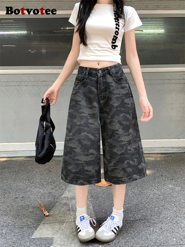 Botvotee Camo Calf Length Jeans for Women High Waisted Wide Leg Baggy Denim Camouflage Jeans with Pockets Summer Fashion Pants