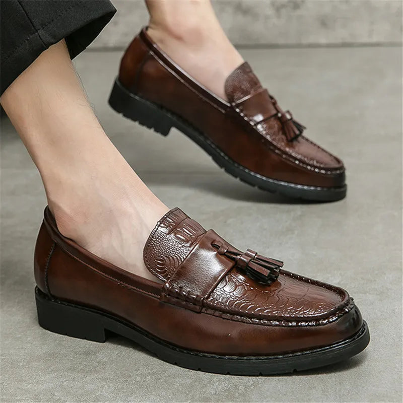 Men's Pointed Alligator Pattern Slip On Patent Leather Dress Casual Shoes Wedding Dress Business Homecoming Footwear