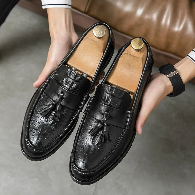 Men's Pointed Alligator Pattern Slip On Patent Leather Dress Casual Shoes Wedding Dress Business Homecoming Footwear