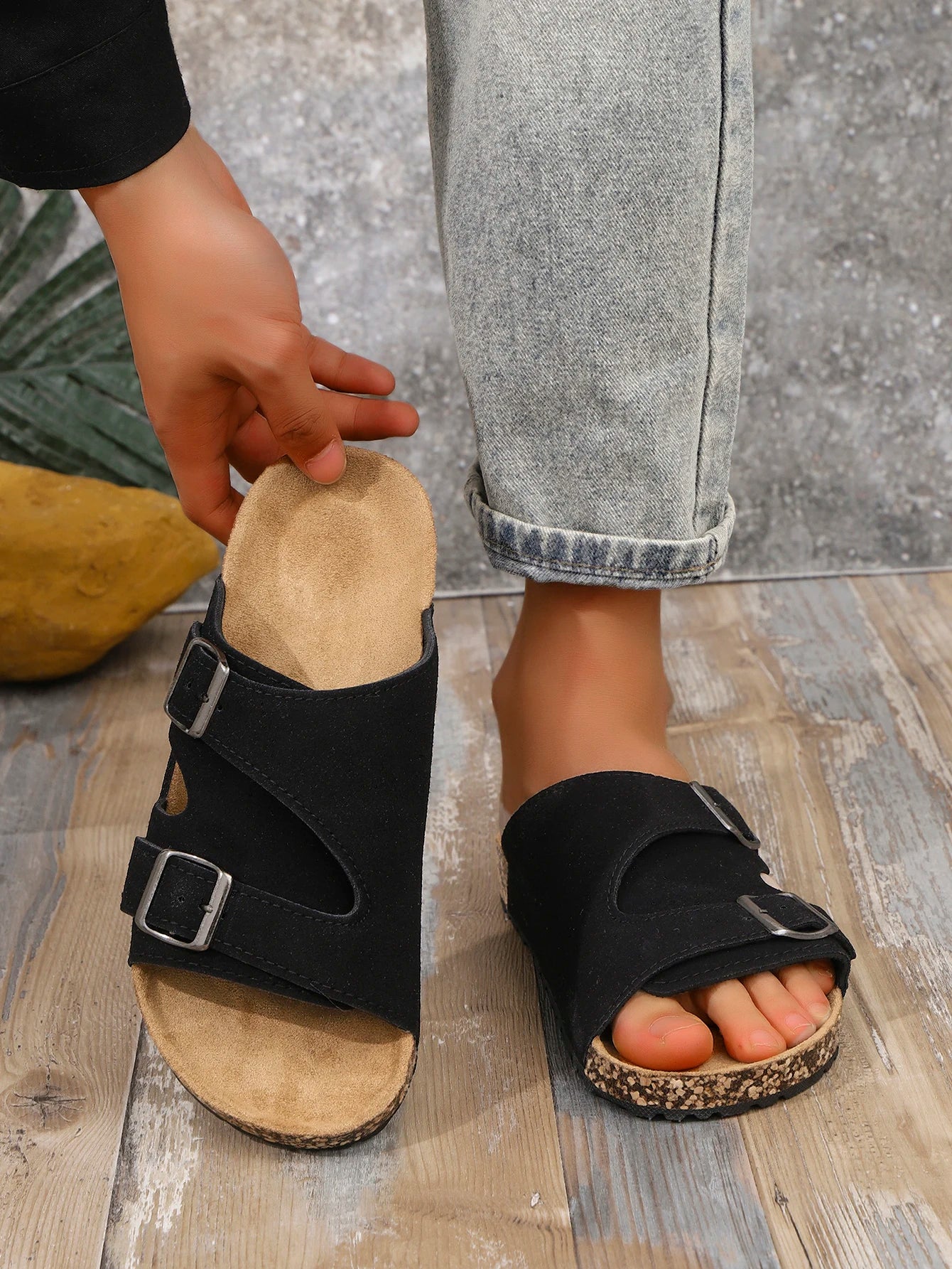 Men's Casual Simple Buckle Adjustable Set with Suede Upper Wood Grain Soft-Soled Slippers