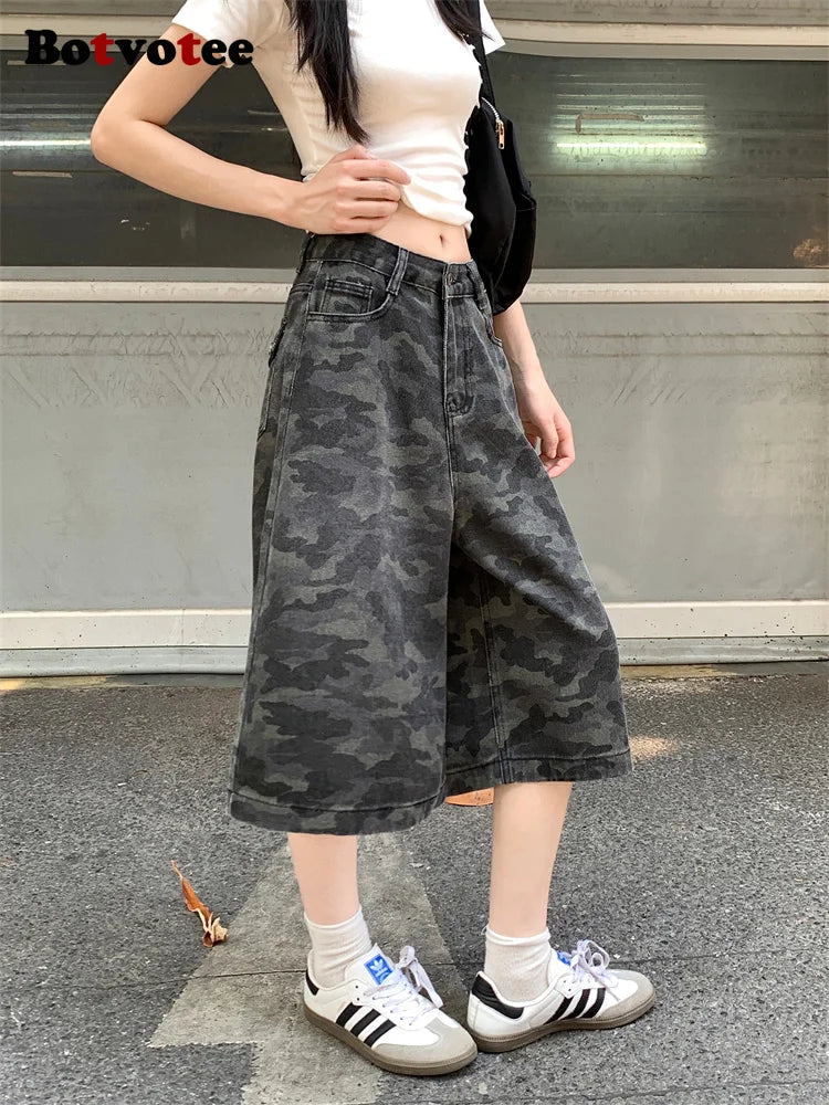 Botvotee Camo Calf Length Jeans for Women High Waisted Wide Leg Baggy Denim Camouflage Jeans with Pockets Summer Fashion Pants