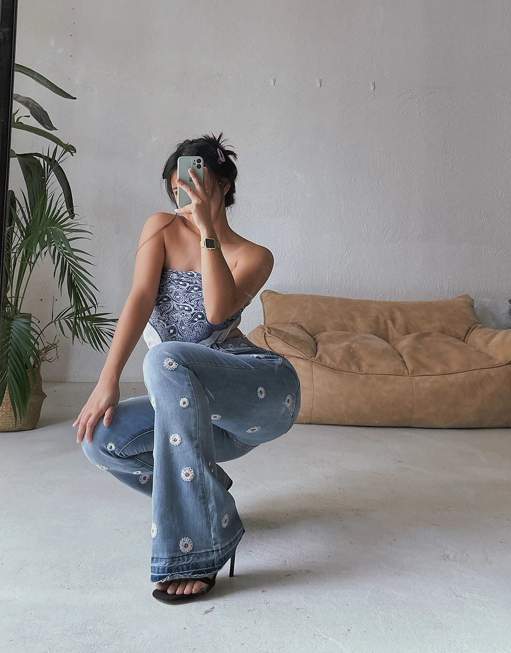 Women's Denim Bell Bottoms High Waist Tight Elastic Long Legs Daisy Embroidered Printed Spicy Girl Slim Straight Jeans UDUE