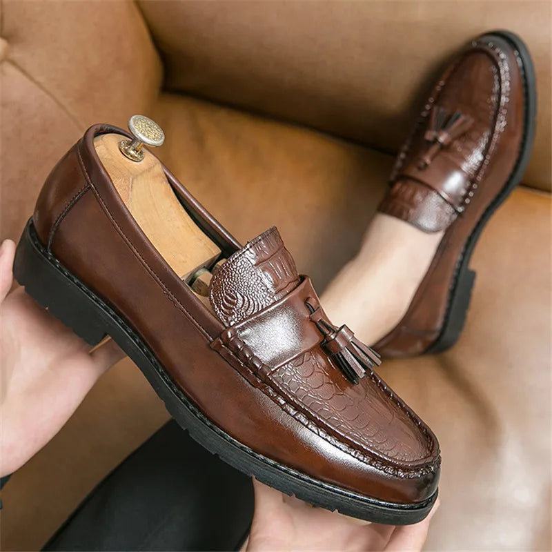 Men's Pointed Alligator Pattern Slip On Patent Leather Dress Casual Shoes Wedding Dress Business Homecoming Footwear