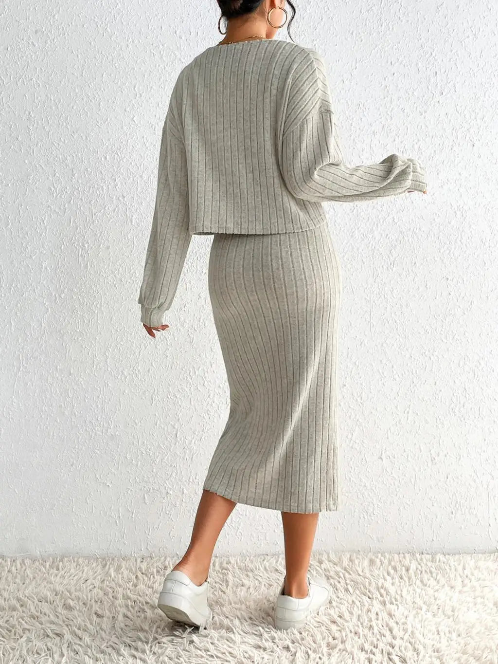 Autumn/Winter New Set Women's Fashion and Temperament Slim Fit Casual Long Sleeve Knitted Suspender Coat Dress