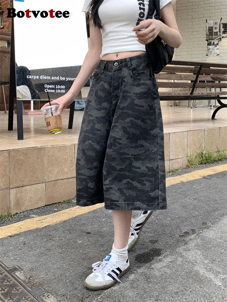 Botvotee Camo Calf Length Jeans for Women High Waisted Wide Leg Baggy Denim Camouflage Jeans with Pockets Summer Fashion Pants