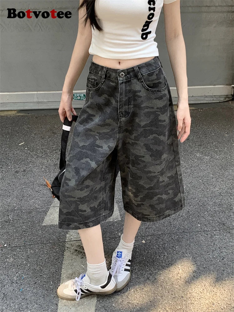 Botvotee Camo Calf Length Jeans for Women High Waisted Wide Leg Baggy Denim Camouflage Jeans with Pockets Summer Fashion Pants