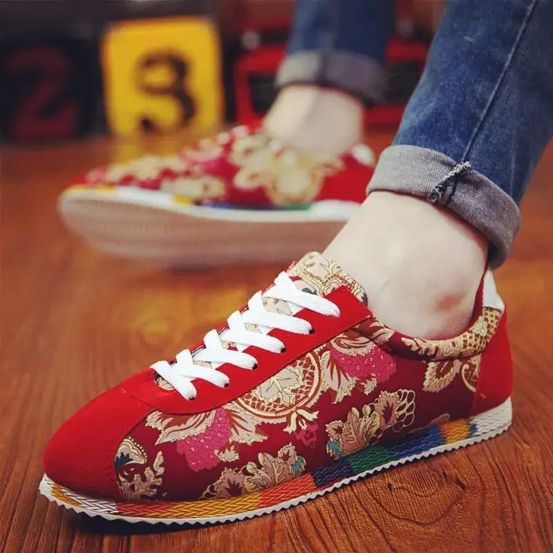 Fashion Graffiti Printed Men Suede Sneakers Red Running Shoes Men's Jogging Shoes Light Gym Trainers Men Flat Embroidery Shoes