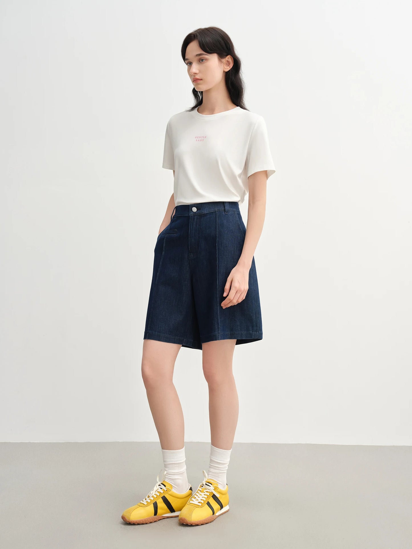 DUSHU 2025 Summer Women's Stretch Denim Mid-Length Shorts - Streamlined Straight-Leg Design & Versatile Urban Jeans