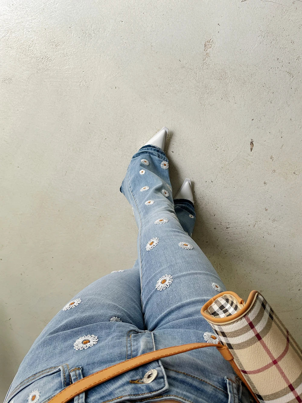 Women's Denim Bell Bottoms High Waist Tight Elastic Long Legs Daisy Embroidered Printed Spicy Girl Slim Straight Jeans UDUE