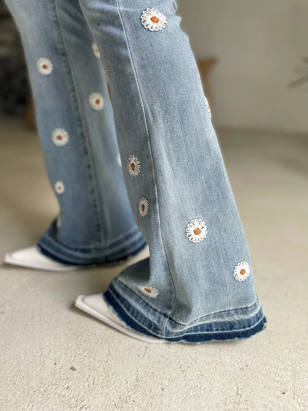 Women's Denim Bell Bottoms High Waist Tight Elastic Long Legs Daisy Embroidered Printed Spicy Girl Slim Straight Jeans UDUE