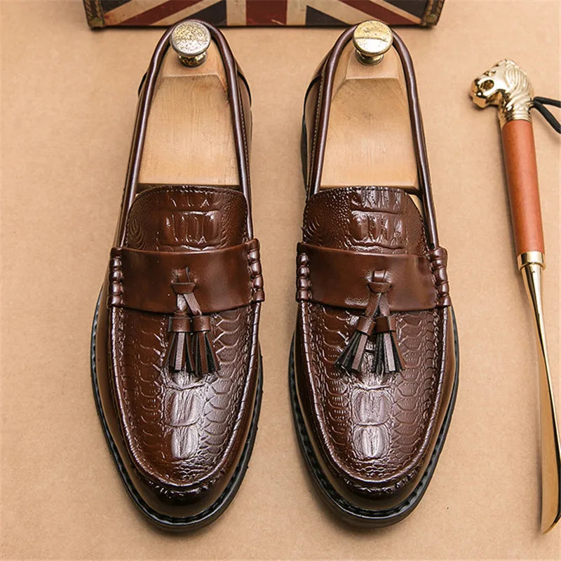 Men's Pointed Alligator Pattern Slip On Patent Leather Dress Casual Shoes Wedding Dress Business Homecoming Footwear