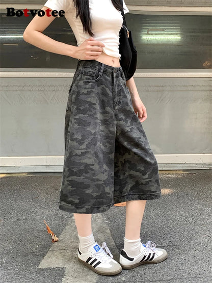 Botvotee Camo Calf Length Jeans for Women High Waisted Wide Leg Baggy Denim Camouflage Jeans with Pockets Summer Fashion Pants