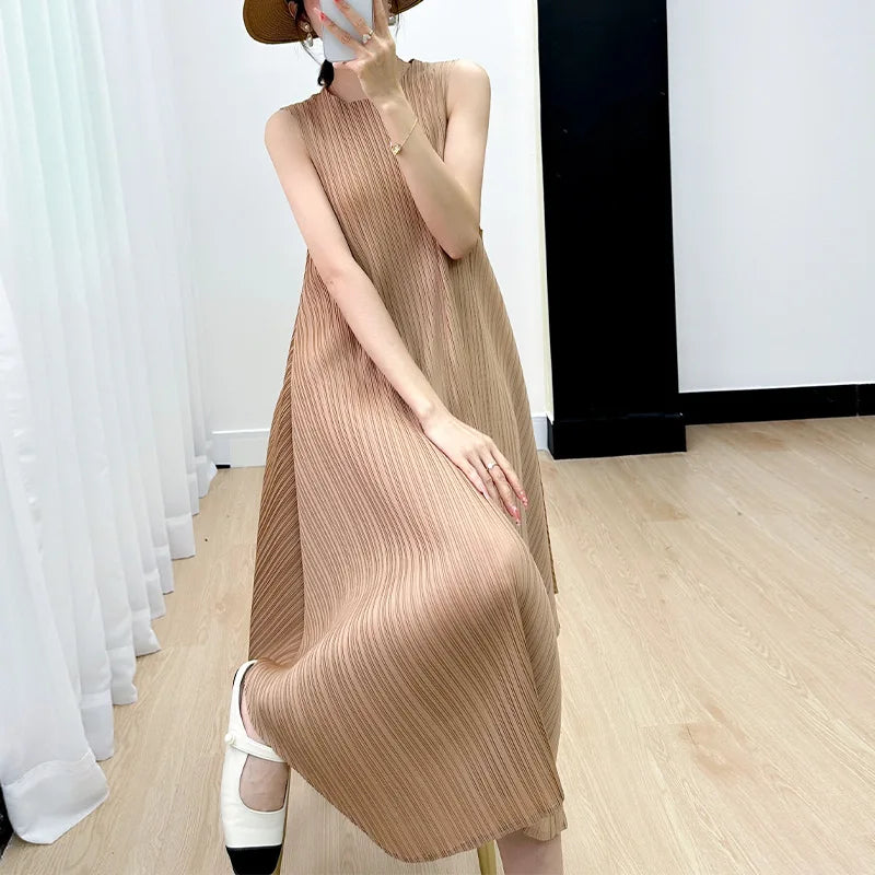 Miyake Skirt Women 2023 Summer New Casual Simple Graceful Loose Pleated Design round Neck Sleeveless DressLuxury Evening Dresses